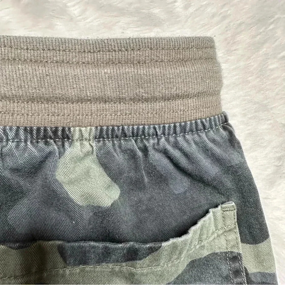 Simply Styled By Sears Camo Cargo Pants Size Large - Picture 16 of 16